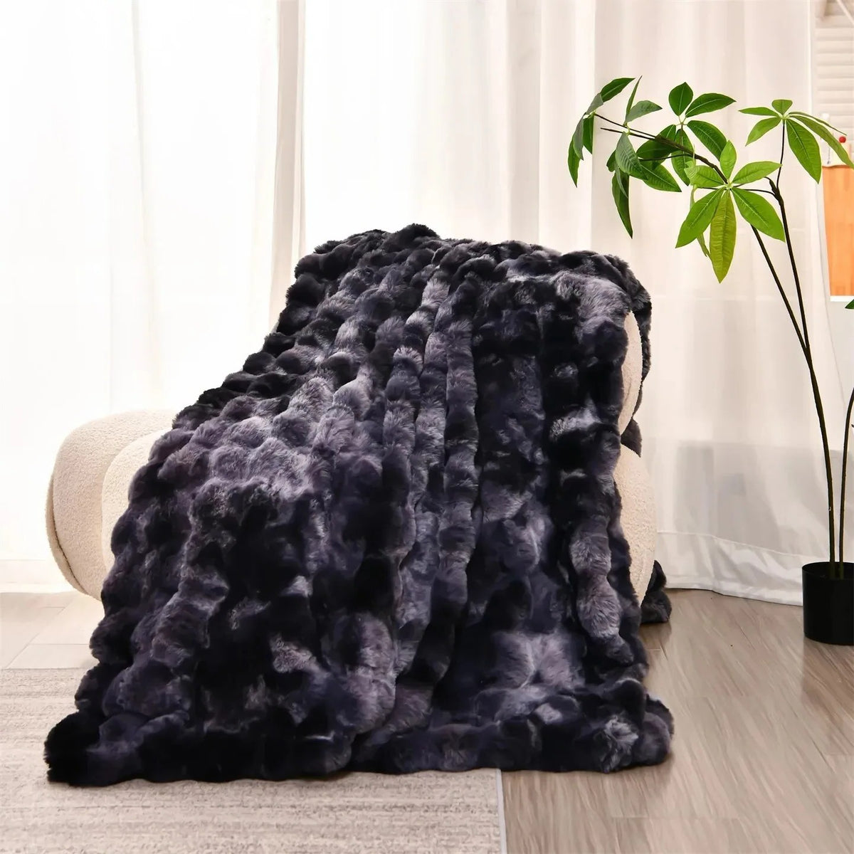 Couleur : Anthracite chiné - plaid fausse fourrure suspendu