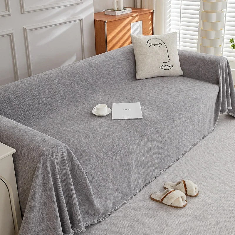 Couleur : Gris perle - Jeté de canapé en chenille à chevrons gris perle posé sur un canapé