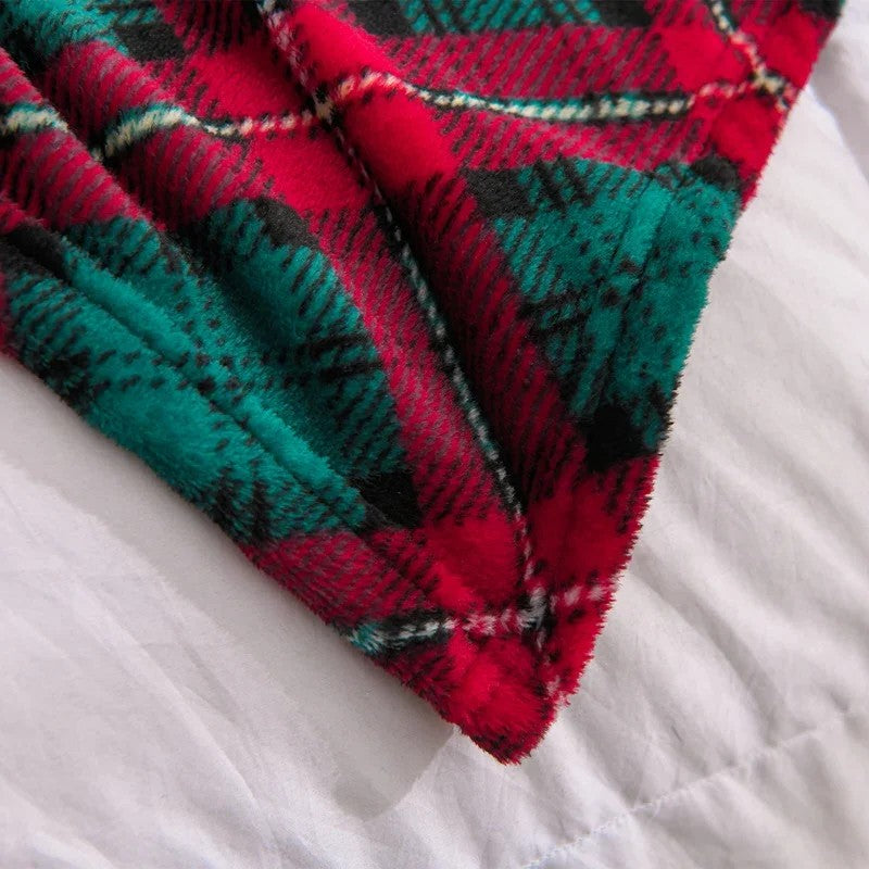 Couleur : Écossais vert et rouge - détail de la flanelle et du tartan